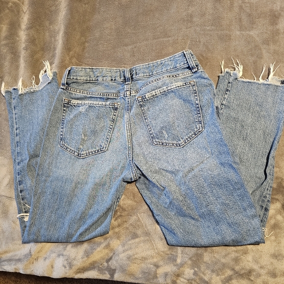 Low Rise Boyfriend Jeans - A&F - Picture 5 of 5